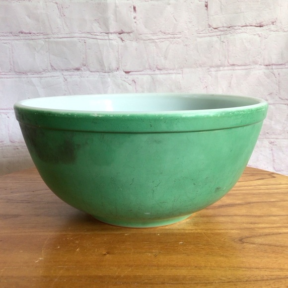 Vintage 1940’s Pyrex 403 Green Mixing Bowl - 2 1/2 Quart - Picture 3 of 8